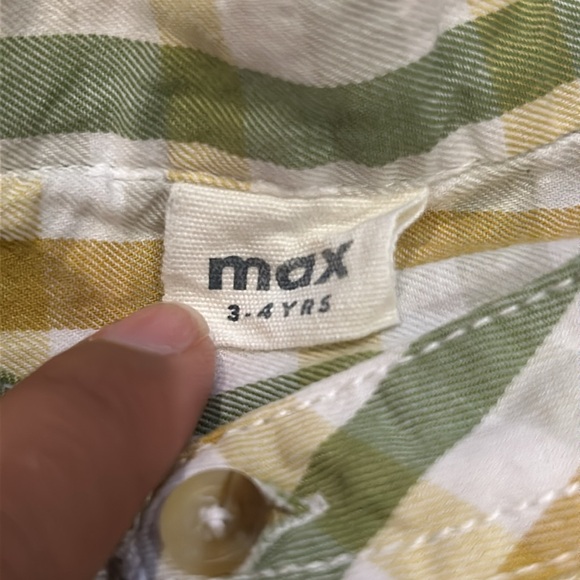 Long-Sleeve Button-Down Shirts in Yellow/Green & White Size 4T - Picture 9 of 10